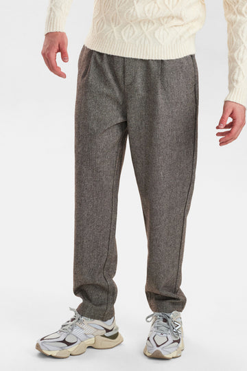 DXNMXRK. DX-Eik Outlet Dark Brown