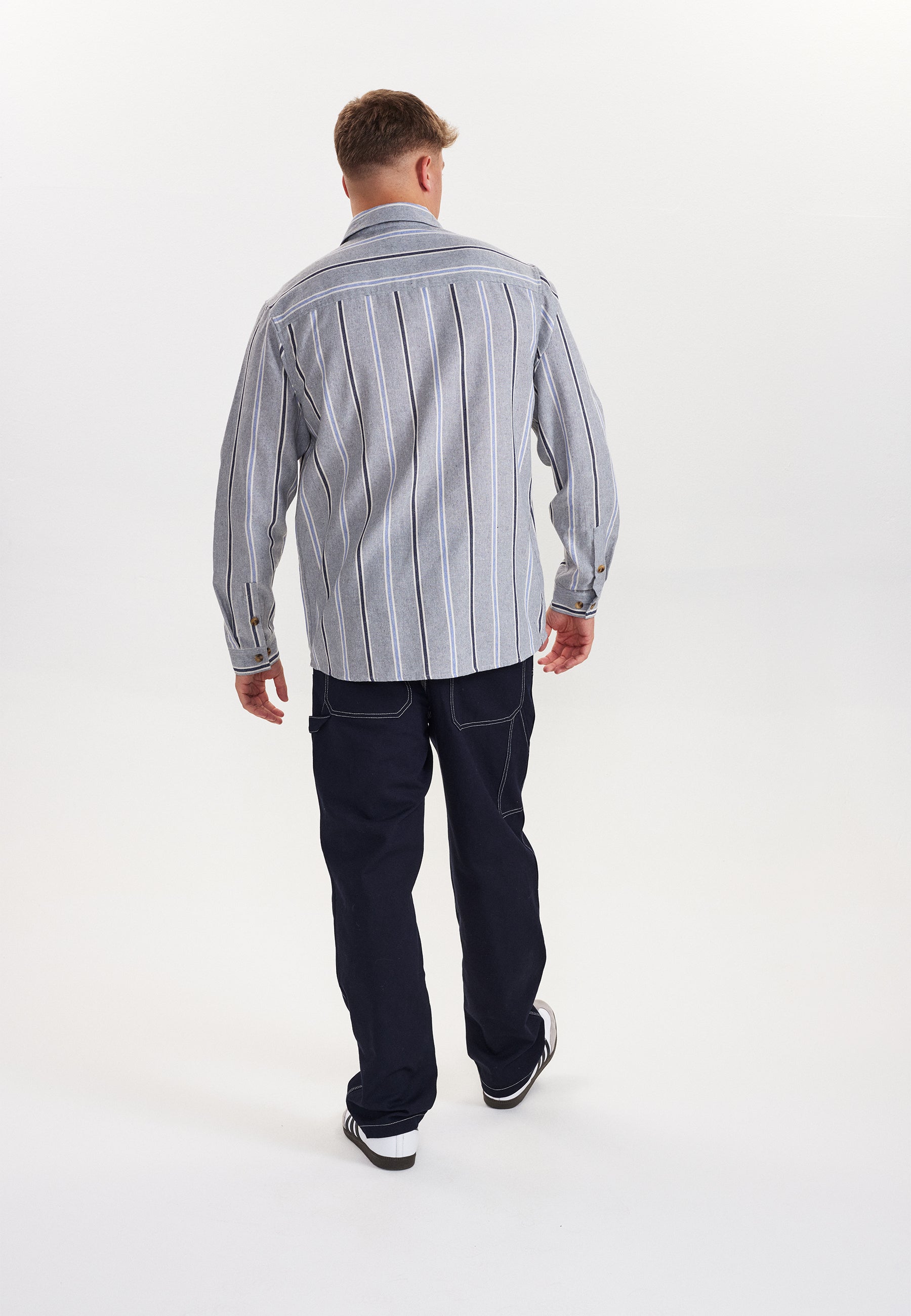 DXNMXRK. DXfranz Outlet Grey